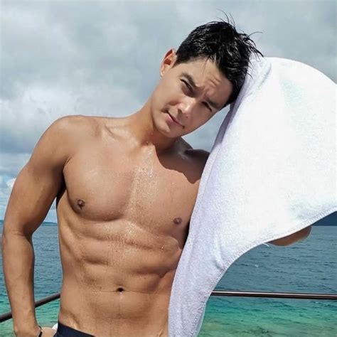 Daniel Kenji Matsunaga (@dandanmatsunaga) .